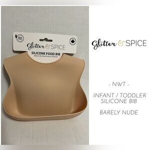 🆕GLITTER & SPICE - NWT - NUDE SILICONE BIB